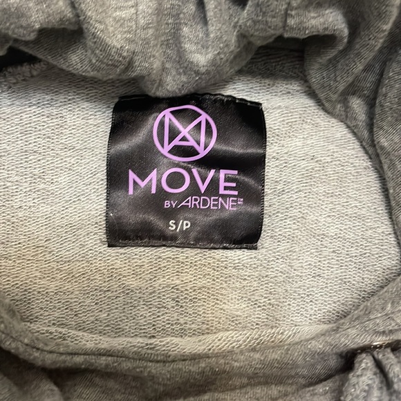 Women’s Active Pullover Hoodie - Picture 4 of 5